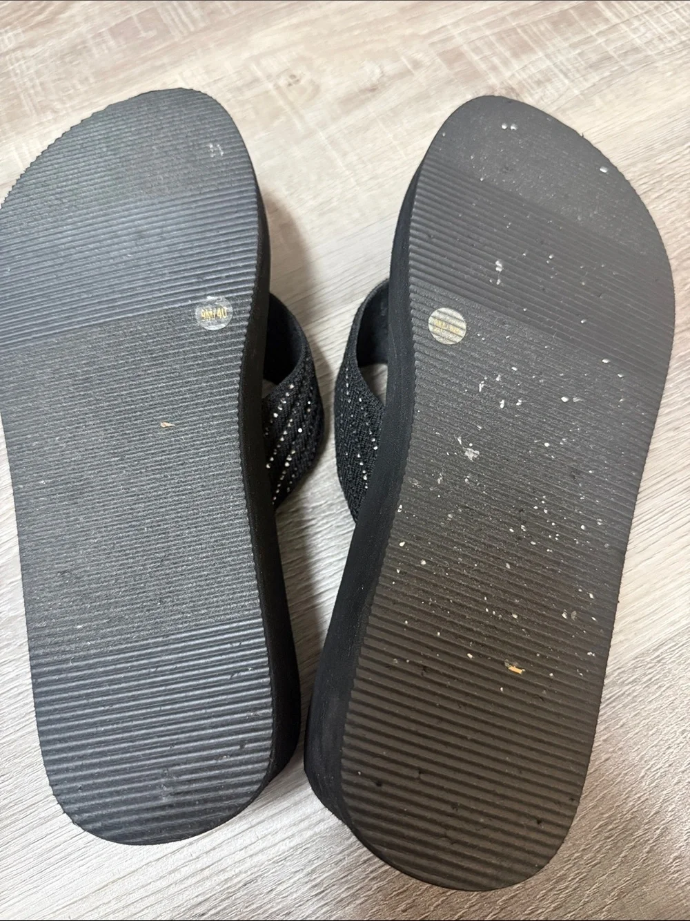 Kelly & Katie Black Embellished V‑Strap Flip Flops 9